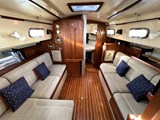 Island Packet 32- saloon